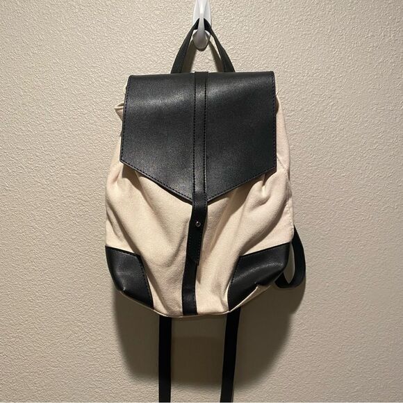 Deux Lux Faux Leather Backpack Bag cream and black - Picture 2 of 12